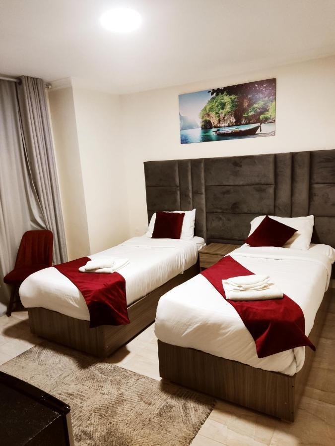 Golden Plaza Hotel Amman Exterior photo
