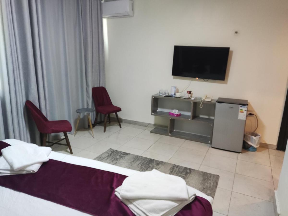 Golden Plaza Hotel Amman Exterior photo