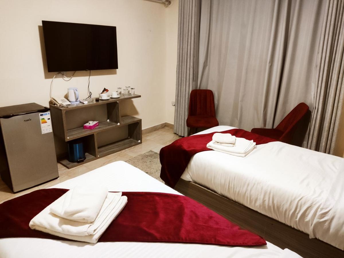 Golden Plaza Hotel Amman Exterior photo